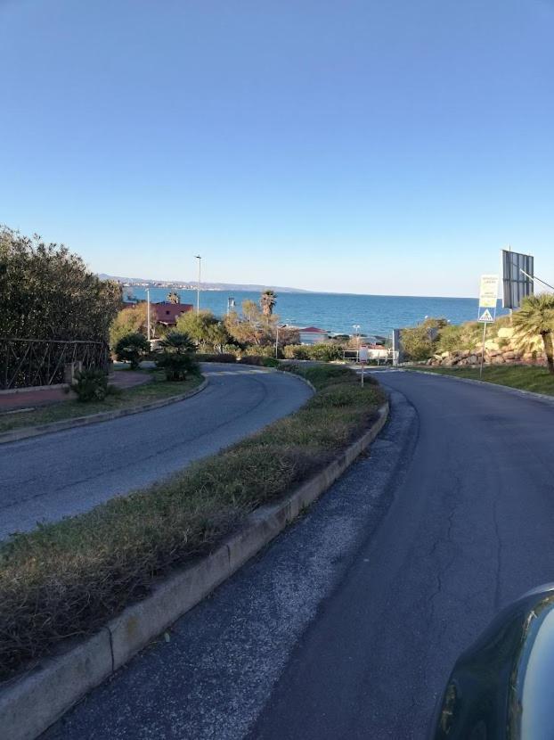 Residenza Anna Maria Apartment โครโตเน ภายนอก รูปภาพ