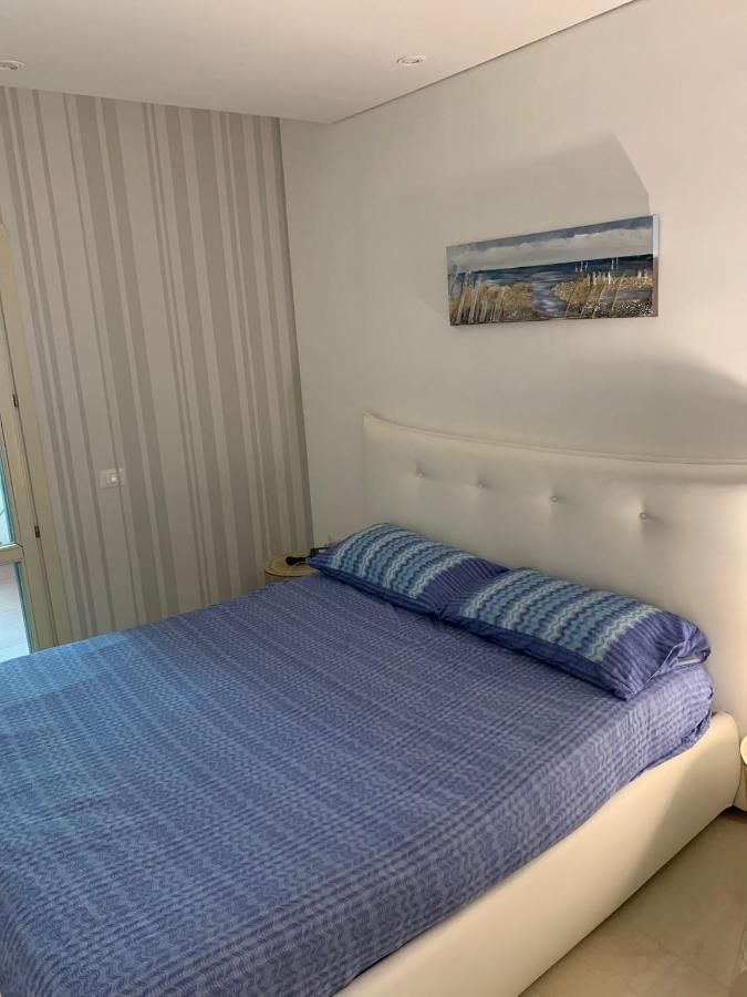 Residenza Anna Maria Apartment โครโตเน ภายนอก รูปภาพ
